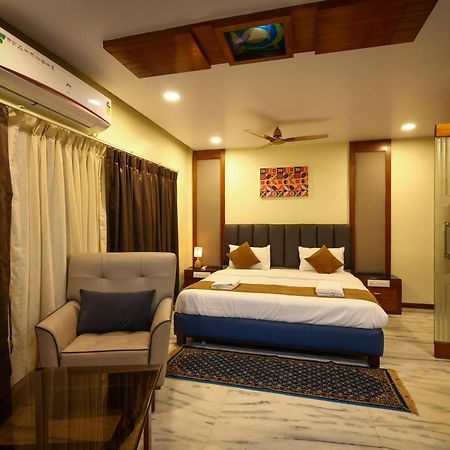 Lj Dadi'S Grand Hotel Visakhapatnam Luaran gambar