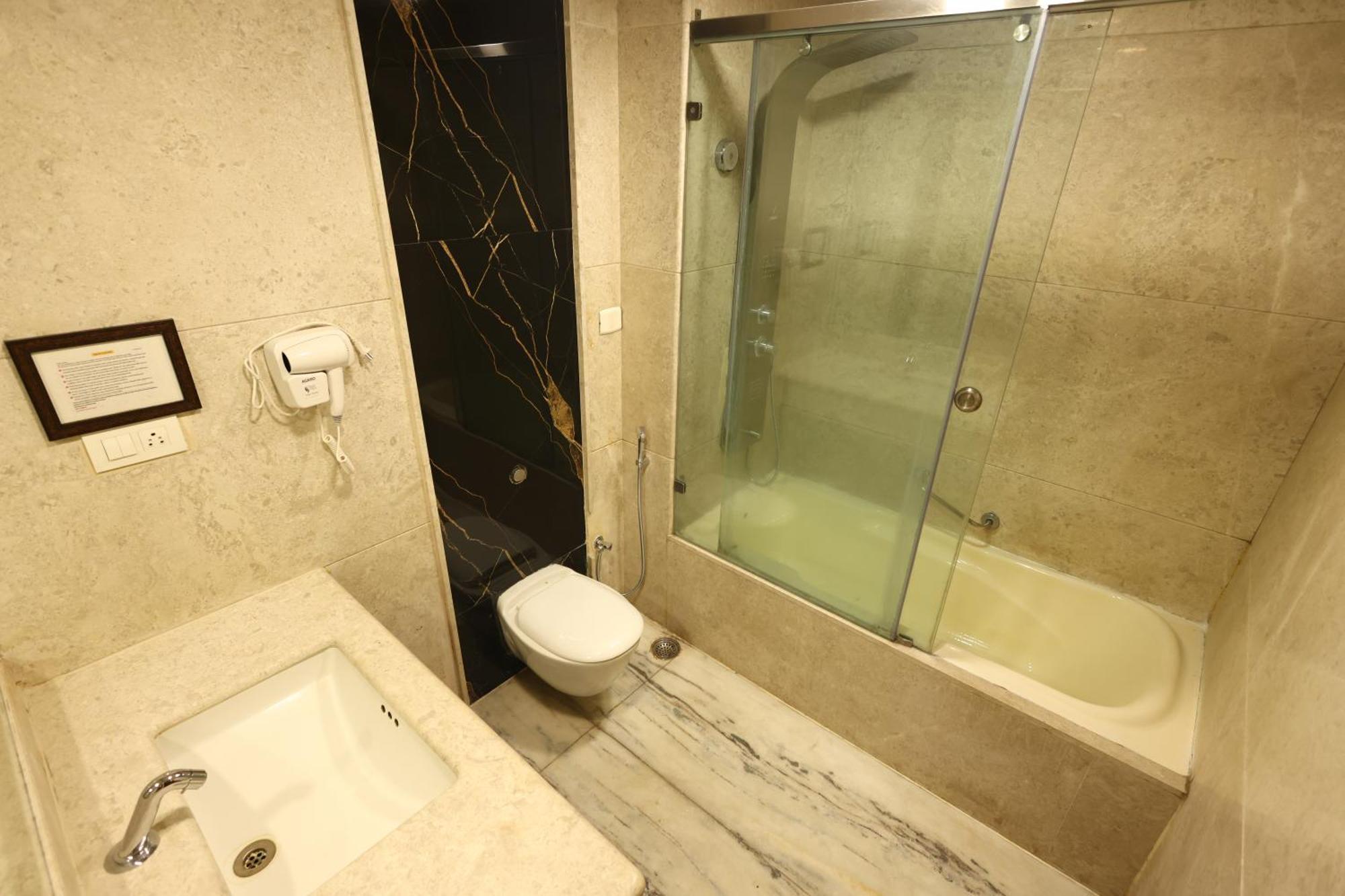Lj Dadi'S Grand Hotel Visakhapatnam Luaran gambar